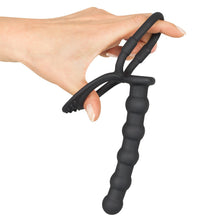 Charger l'image dans la galerie, Black Velvets – Anneau pénis &amp; testicules avec billes anales intégrées
